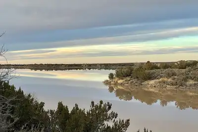 Image de Tranquil White Mountain Lake Escape Lake Access with Beach