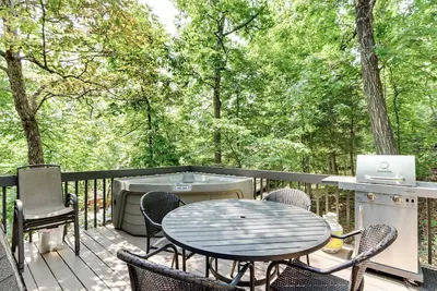 Image de Osage Beach Home w/ Lake Views: Pets Welcome!