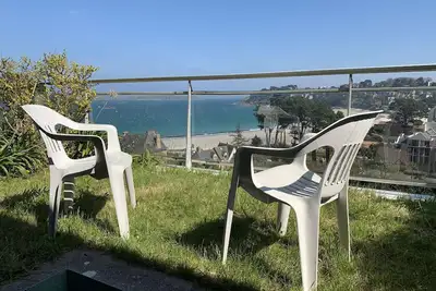 Image de Appartement avec terrasse Vue Mer plage de Trestraou Ă Perros-Guirec