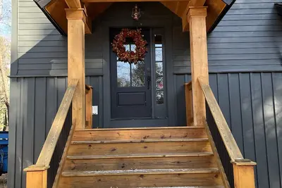 Image de Gorgeous New Farmhouse\/Chalet on Bartlett\/Jackson Line