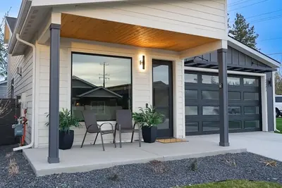 Image de Modern, well-stocked Home in Gated Community Ready for all your Vacation needs!