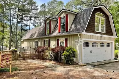 Image de The perfect Lake Gaston family getaway!