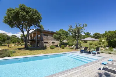 Image de Villa de charme vue mer au cœur du maquis à 10 minutes des plages