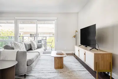 Image de Bright Foster City 2br w/ Gym, W/D & Pool, near Caltrain, by Blueground