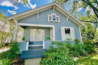 Image de Historic home, Heated Mini Pool, near downtown San Antonio! Walk to Zoo & Witte!