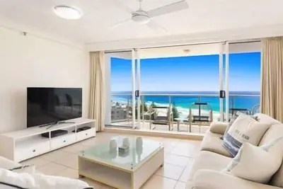 Image de Oversized 2 Bedroom Apartment with Ocean Views