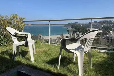 Image de Appartement Ă 400m de la plage de Trestraou avec terrasse et parking