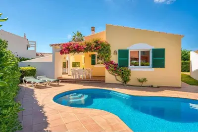 Image de Linardo 3, Villa avec piscine et climatisation.