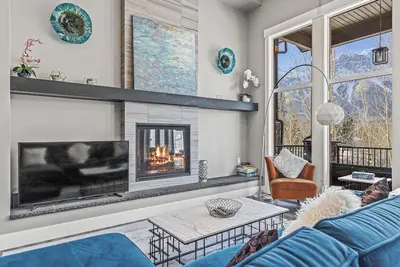 Image de M3-PrvtHotTub\/Luxe\/Ev\/MtView\/5br\/4. 5bt\/Sleep12\/Group