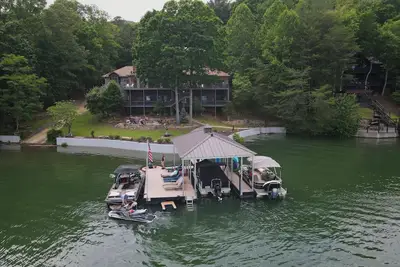 Image de Blue Ridge Lakeside Chateau - Blue Ridge