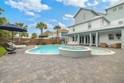 Image de Poseidon's Palace | Private Pool/Spa | 6-Seater Golf Cart | Game Room