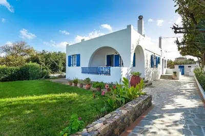 Image de Traditional Blue house 150m from the beach with all the essentials