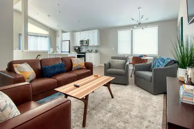 Image de New, modern beach home - dog friendly