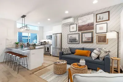 Image de Perch - Capitol Luxe Six: Central Capitol Hill | Walk score 96