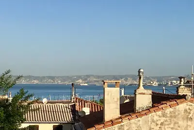 Superbe Appartement  Standing Vue mer 5 mn à pied de la plage de la Pointe Rouge