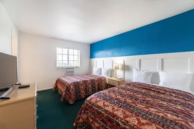 Image de Quaint, Lakeside Standard Hotel Room