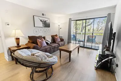 Image de Family-Friendly Oasis w/ Pool, Gym & Near Beach