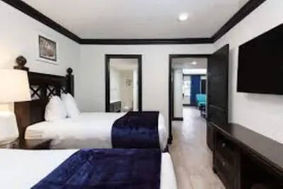 Image de A Cocoa Beach luxury condo resort- Pool and Beach steps away. . .
