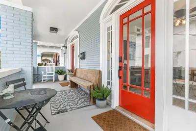 Image de ⚜ Spacious Southern Charm – Near Magazine Street ⚜