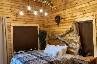 Image de Treehouse cabin-unique stay-convenient location yet very secluded atmosphere