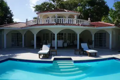 Image de 3-Bdrm Villa Chairman's Circle - Elite Black-band All-Inclusive