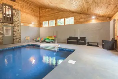Image de Private Indoor Pool Poconos Estate