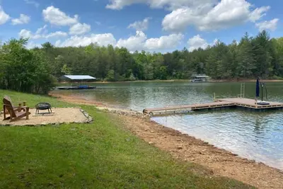 Image de Lakin' Memories - Lakefront | Dock | Pet Friendly | Pool Table | Fire Pit