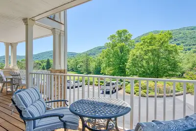 Image de Mountain View and 8th green! 70\" Tv, gas fireplace, Fast Wifi, Amenities included