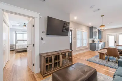 Image de Stunning Downtown Lavaca home - Convention Center, Riverwalk & more - w/HotTub