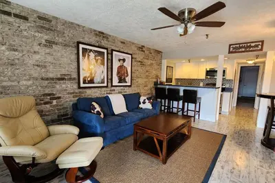 Image de Red, White & Rodeo River Ranch Family Suite! Golf Cart for Rent! 205
