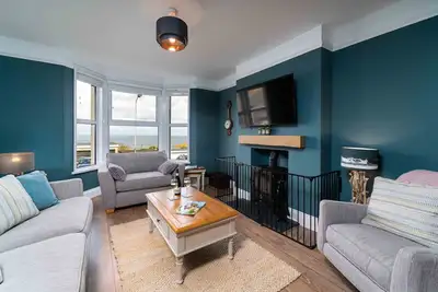 Image de Porthmeor View – Sleeps 8 – On-Site Parking for Two Cars – Sea Views