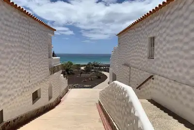 Image de Wifi+ et à côté de la plage et au centre