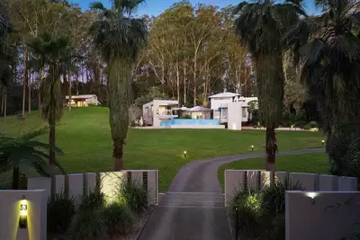 Image de Colenso Luxury Home, Perfect for Friends & Family