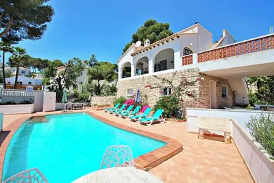 Image de Dos Chicas - maison de vacances avec vue sur la mer et piscine privée à Moraira