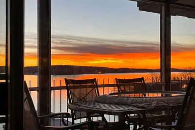 Image de Water Days & Views Await: Lake Ozark Condo!
