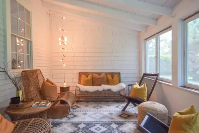 Image de Mins to Beach, Barnstable Village, New Kitchen!