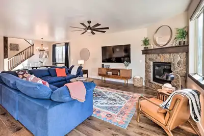 Image de Modern Flagstaff Retreat w/ Fire Pit & Ev Charger!