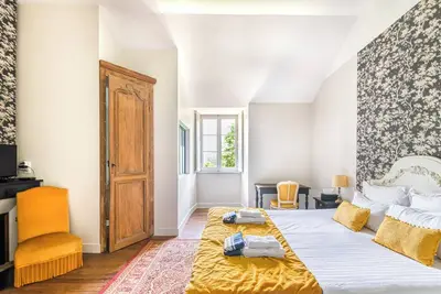 Image de Chambre double décorée avec soin au Château Le Fresne