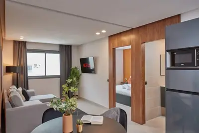 Image de New Luxurious Timber 1br Apartment + Parking