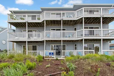 Image de Ocean block town home, perfect beach rental!