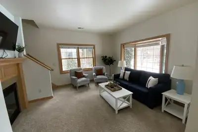 Image de Upscale Downtown Fish Creek Two-Level Condo/Townhome