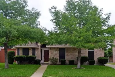 Image de Family Home w/ Fire Pit & Grill  - Near Joe Pool Lake & At&T Stadium