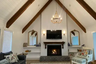 Image de Cozy Tavares home in with heated pool on the canal