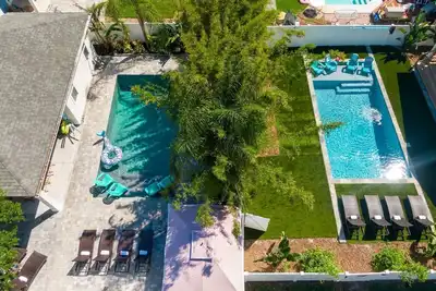 Image de Luxury Beach Estate 2 Heated Pools, Game Room