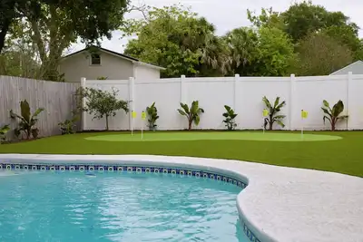 Image de Endless summers! Cozy home, heated pool, near Mayo