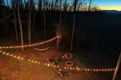Image de Spring Special/ Legends Lookout Lodge/New Cabin/Family Friendly