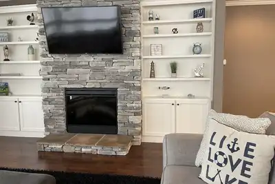 Image de Beautiful 1st floor corner condo in the Brooklyn Bridge Building at Bridges Bay!