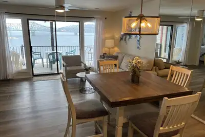 Image de Waterfront Condo. Walk-out to Lake & Pool. Near Sdc, Branson & Dogwood Canyon.