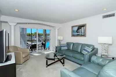 Image de Condo#201 Beautiful condo on Siesta Key steps to the beach