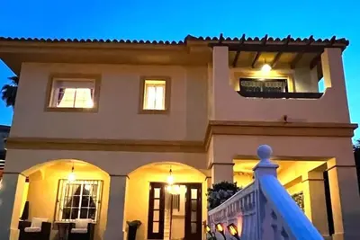 Image de 4 bedroom villa own pool\/garden 6 min drive to La Cala de Mijas. Sleeps 8.